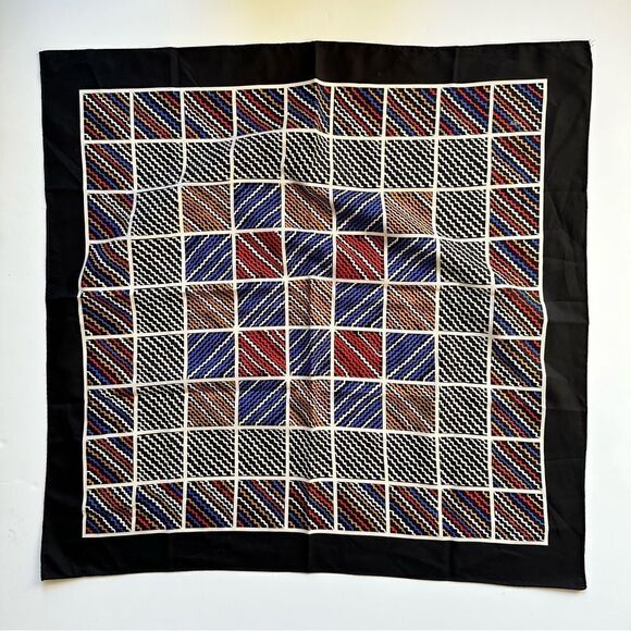 Vintage Geometric Print Scarf Black 27”X26” - Picture 4 of 8